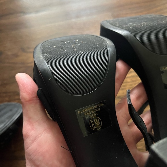 Strappy Heels with silver buckle - Picture 7 of 7